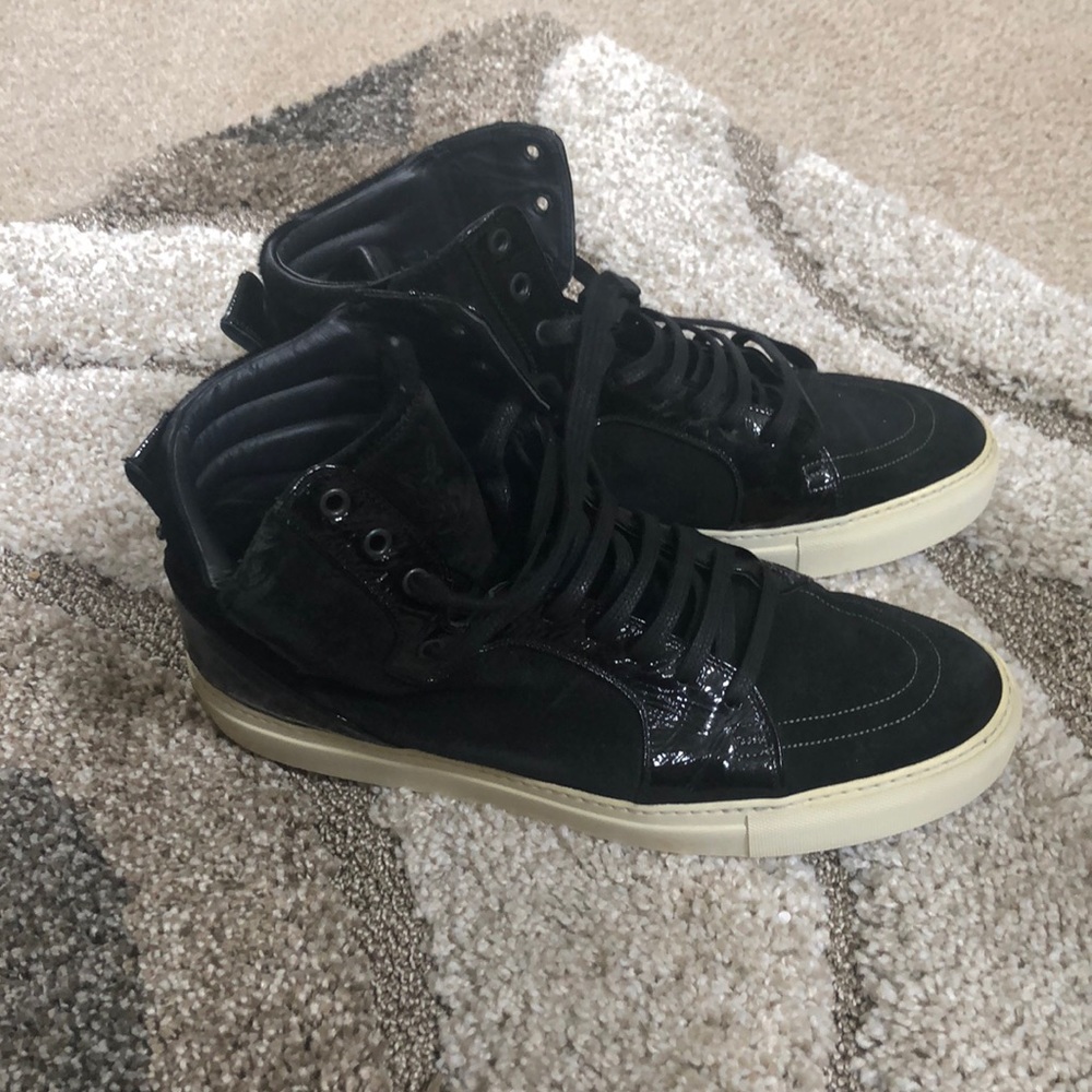 Men’s YSL black sneakers 💯 authentic